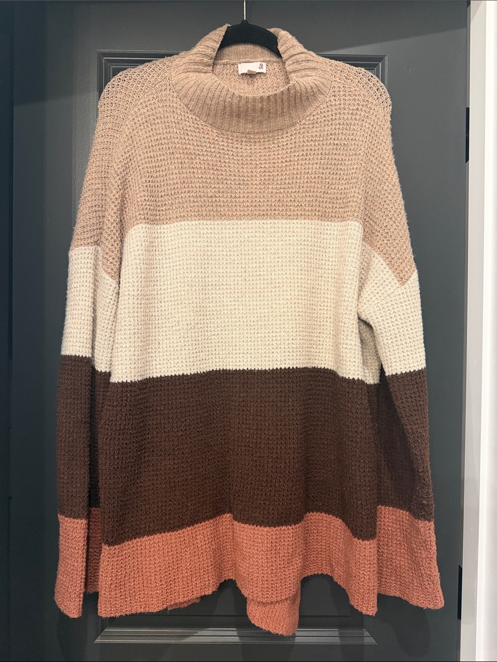 Cozy Colorblock Turtleneck Sweater - Neutral & Coral